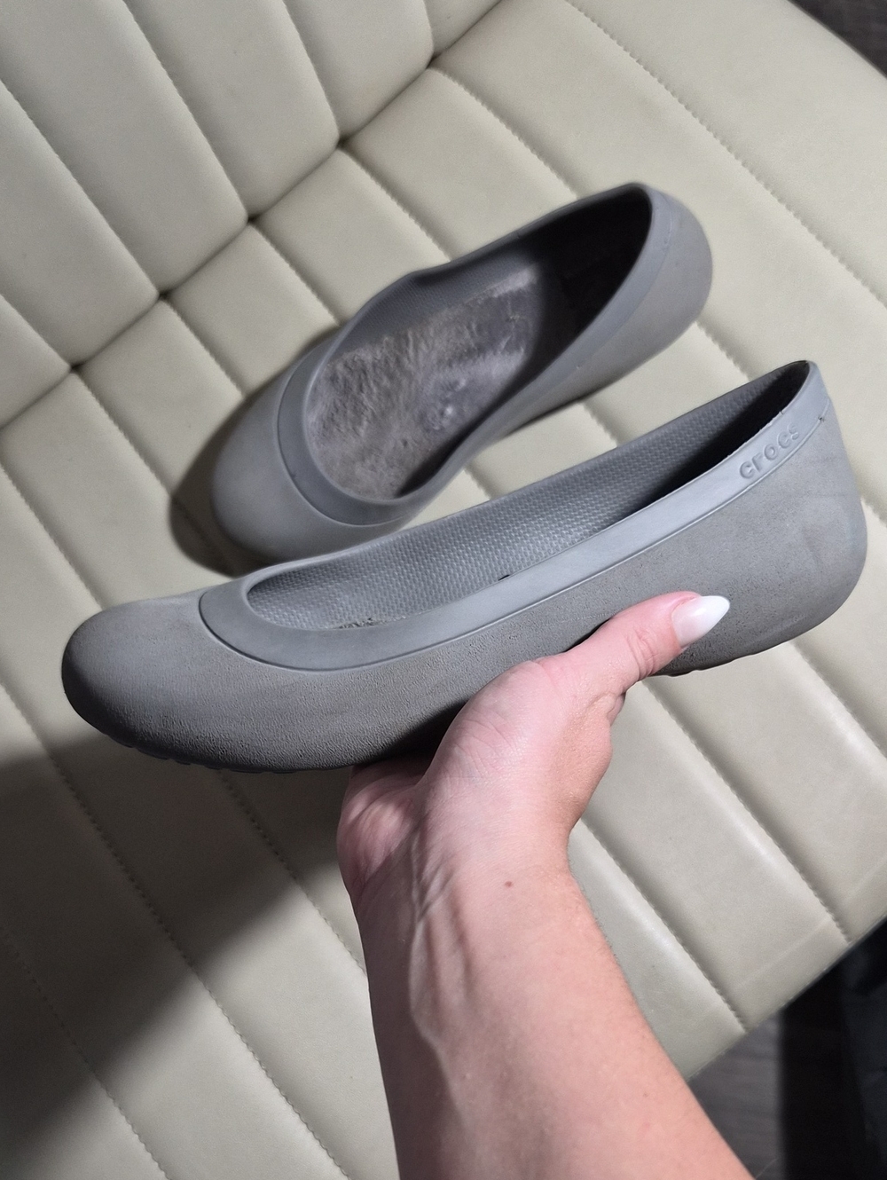 CROCS Women’s Gray Plush Ballet Flats W8